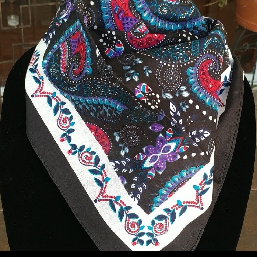 100 %cotton pasley black bandana scarf - Picture 2 of 2